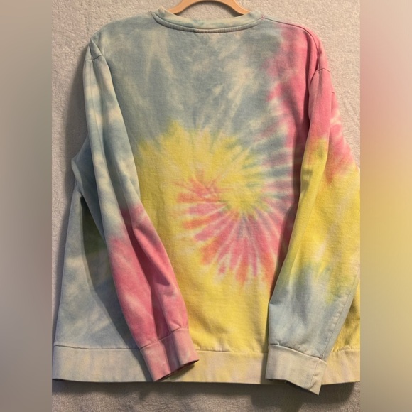 Free with bundle ☄️Tie Die sweater☄️6$ Closet Clean out sale - Picture 2 of 2